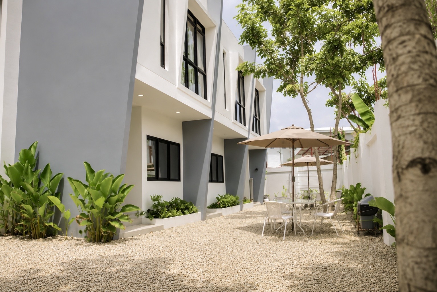 Landscaped outdoor courtyard of the residence